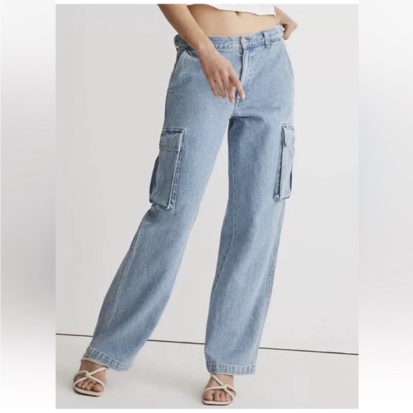 Madewell Denim - Madewell Low-Slung Straight Cargo Jeans in Coleman Wash Size 28